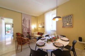 Bernini Stay, next to Trevi Fountain